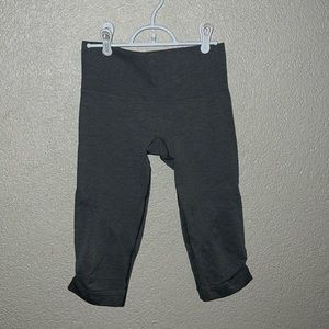 Seamless lululemon capris